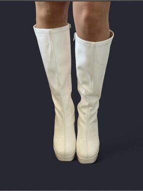 Chic White Platform Heeled Boots